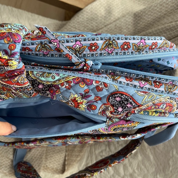 Brand new Vera Bradley book bag .multiple compartments . Great for school/travel main image 7